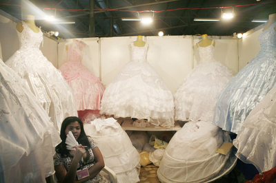 86人の妻と子ら、夫の解放を求めて抗議活動　ナイジェリア