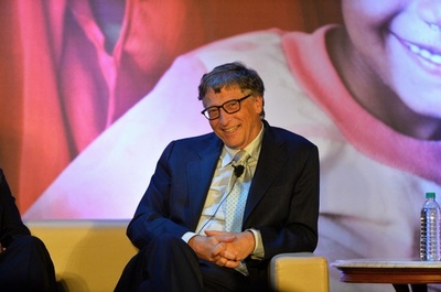 「超薄型コンドームの開発は順調」、B・ゲイツ氏