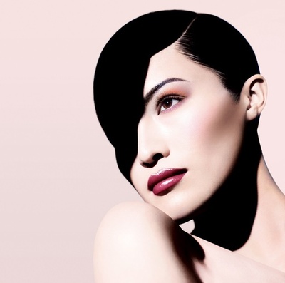 「SHISEIDO」2014年秋冬新製品、透明感のある仕上がりが魅力