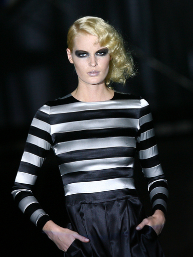 ＜08/09年秋冬パサレラ・シベレス＞ダビッド・デルフィン、新作を発表