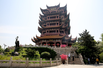 復興願い鐘が響く…武漢の名所「黄鶴楼」98日ぶり一部で一般開放