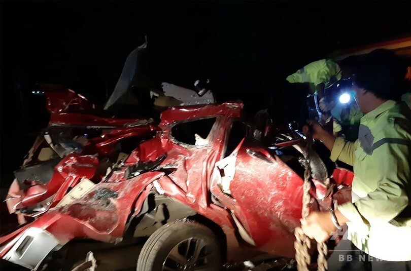 長距離バスの乗客がハンドル奪う、多重事故で12人死亡 43人負傷