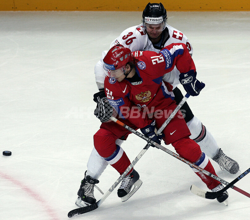 アイスホッケー 世界選手権大会07 ロシア スイスを降し4勝目を挙げる ロシア 写真8枚 国際ニュース Afpbb News