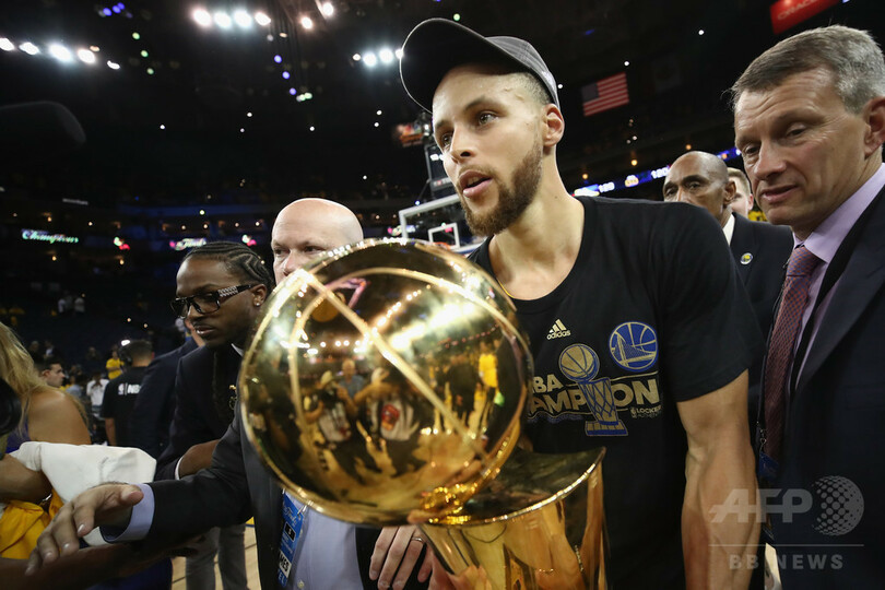 カリーがNBA史上初の2億ドル超え、王者ウォリアーズと5年契約へ 米報道