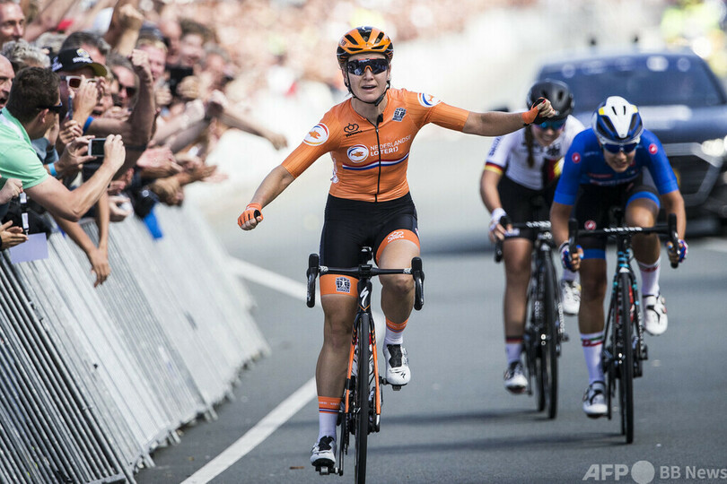 自転車世界女王が練習中の事故で大けが、人工的な昏睡状態に