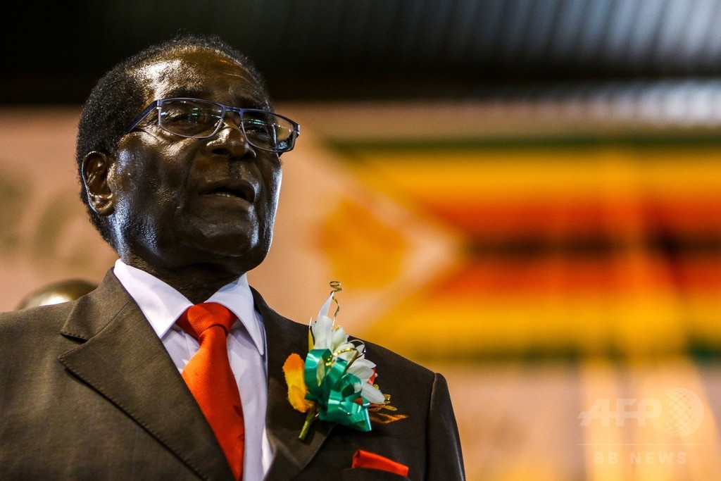 ムガベ大統領のWHO親善大使任命、非難殺到で撤回 ムガベ大統領のWHO親善大使任命、非難殺到で撤回