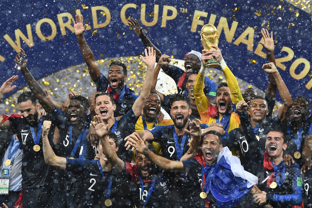 サッカーW杯「真の勝者はアフリカ」、米司会者のジョークが深刻な議論に サッカーW杯「真の勝者はアフリカ」、米司会者のジョークが深刻な議論に