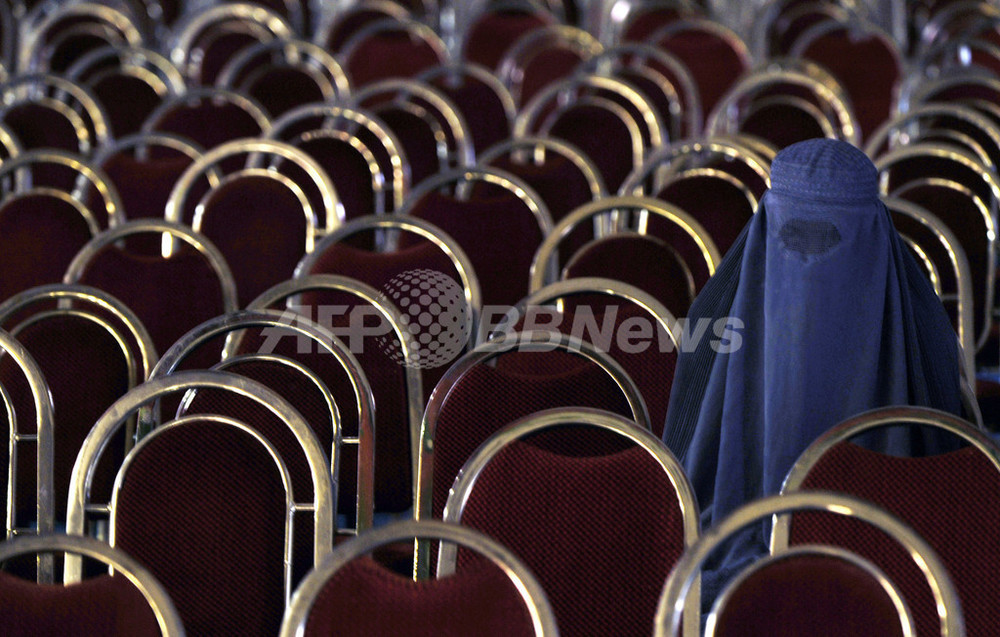 国際ニュース：AFPBB Newsマスード元国防相追悼集会でカルザイ大統領演説