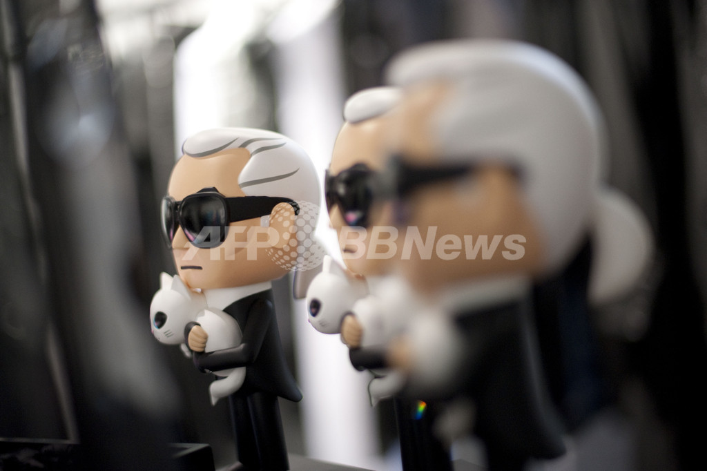 ベルリンに「カール・ラガーフェルド」ストア、フィギュアも発売 写真