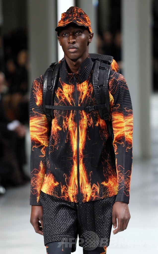 ＜14/15年秋冬パリ・メンズコレクション＞イッセイ ミヤケ