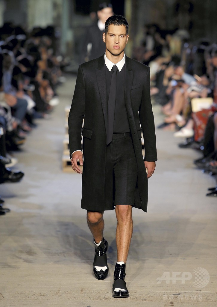 「ジバンシィ」16年春夏コレクション