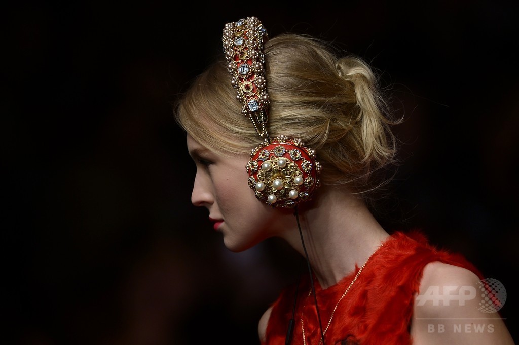 「ママ万歳！」お母さんたちに敬意を表して、「ドルチェ＆ガッバーナ」15/16秋冬 