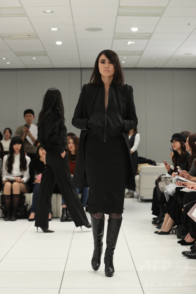 ユニクロの「カリーヌ･ロワトフェルド」コレクションに注目