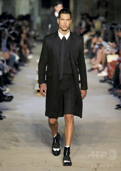 「ジバンシィ」16年春夏コレクション