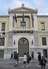 ギリシャの首都アテネ（Athens）にあるギリシャ国立銀行（National Bank of Greece）本部（2009年12月10日撮影）。(c)AFP/Milos Bicanski