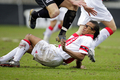 ピッチに倒れこむアヤックスのエドガー・ダビッツ（%%Edgar Davids%%）。(c)AFP/ANP/OLAF KRAAK