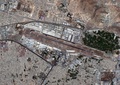 アフガニスタンの首都カブールの空港を上空から撮影した衛星写真。マクサー・テクノロジーズ提供（2021年8月16日撮影）。(c)AFP PHOTO / Satellite image @ Maxar Technologies 