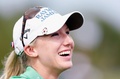 女子ゴルフ米国ツアー、ピュアシルクバハマLPGAクラシック初日。18番ホールに臨むブルック・パンケーキ（2015年2月5日撮影）。(c)AFP/Getty Images/Tom Pennington
