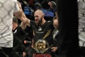 総合格闘技大会「UFC275」の世界ライトヘビー級タイトルマッチでグローバー・テイシェイラを破り、王座を獲得したイリー・プロハースカ（2022年6月12日撮影）。(c)NICHOLAS YEO/ AFP