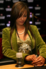 写真はゲームを楽しむ女優のケリー・フー（%%Kelly Hu%%）。(c)AFP/Getty Images Michael Buckner