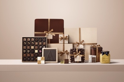 「アルマーニ/ドルチ」関西エリア初出店、期間限定発売