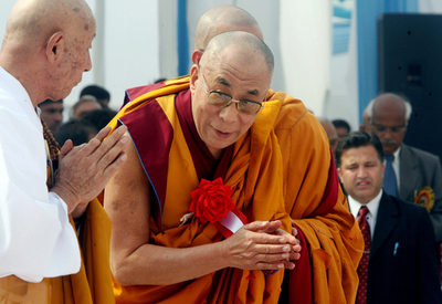 ダライ・ラマ、平和仏舎利塔の落成式に参加