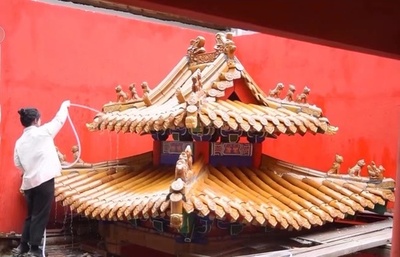 中国の女性が150日かけ「故宮あずまや」建造 しかし解体して再建 