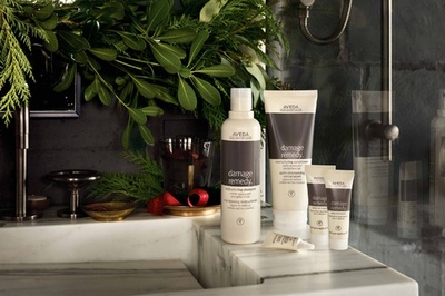 「アヴェダ」ネパールの暮らしと環境を守る、ホリデーギフト5種発売へ