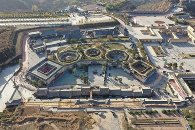 古くて独特な地下建築群「陝州地坑院」、中国・河南省