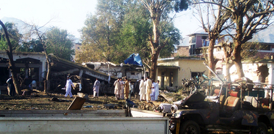 パキスタン、警察署で自爆攻撃 4人死亡