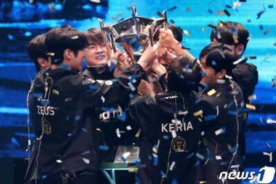 世界の4億人が見守った韓国eスポーツ大会…サムスン電子、広報効果で高笑い