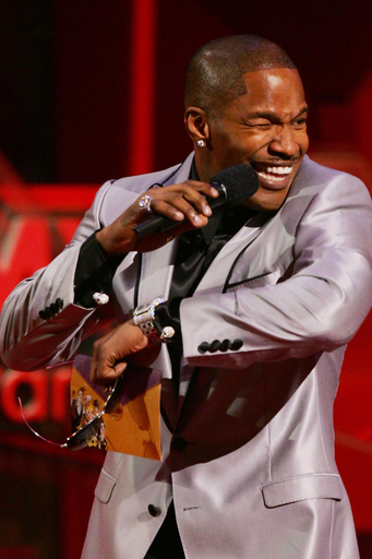 ＜第49回グラミー賞＞ジェイミー・フォックスがパフォーマンスを披露 - 米国