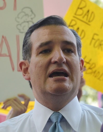 米大統領選の共和党候補、「マシンガン・ベーコン」で話題作り？