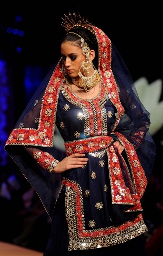 インドで「ブレンダーズ・プライド・ファッション・ツアー 2014」開催