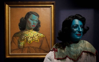 「中国の婦人」に扮して競売をPR、ロンドン