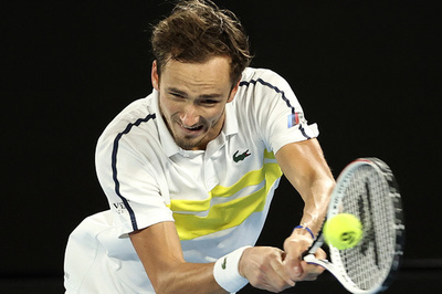 メドベージェフ、けいれんに苦しむも4回戦へ マイアミOP