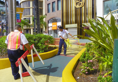 グアムで刃物の男が通行人襲う、2邦人死亡 11人負傷