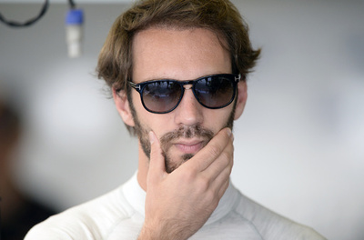 ベルニュ、フェラーリとテストドライバー契約を結ぶ