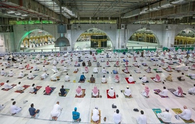 聖地メッカ、7か月ぶり礼拝再開 巡礼の人数制限も緩和