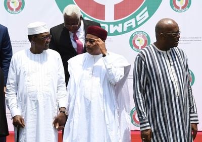 西アフリカ諸国首脳ら、過激派対策に1100億円規模の資金投入で合意