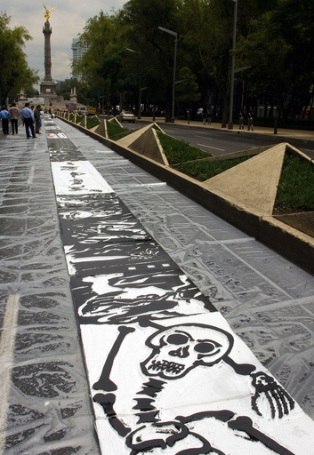 長さ1000メートルの版画、メキシコ独立198周年記念イベントで登場