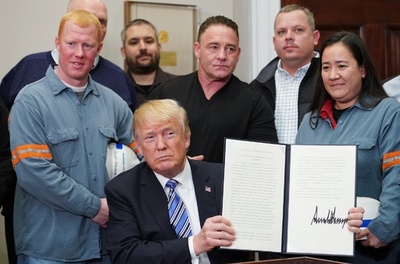 トランプ米大統領、数字などでいい加減な発言連発