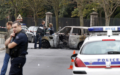 パリ近郊の現金保管センターを武装集団が襲撃、銃撃戦の末逃走