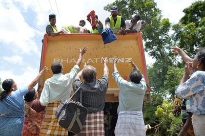 大洪水で偽ニュース拡散 不安広がる インド