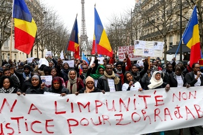 チャドで集団レイプ抗議デモ激化、兵士発砲で6人死傷