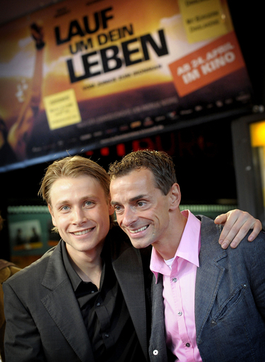 トライアスロン選手の伝記映画、プレミア上映会開催