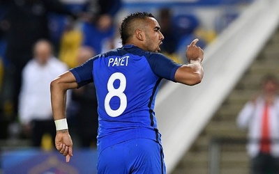 フランス、パイェの神業FKでカメルーン下す