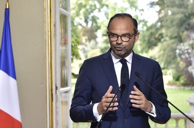 仏マクロン政権、改正労働法を公表 企業の解雇など容易に