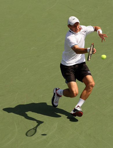 ダビデンコ ストレートで勝ちで初戦を突破