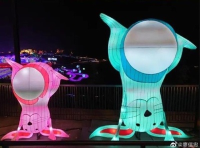 中国四川省の自貢ランタンフェスティバル 子どもの絵をランタンに